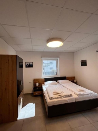 Imagen de la habitación del Hotel AIS Center. Foto 8
