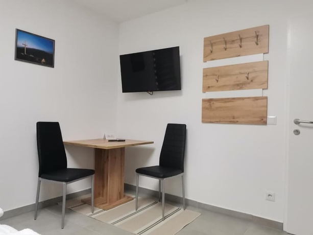 Imagen de la habitación del Hotel AIS Center. Foto 9