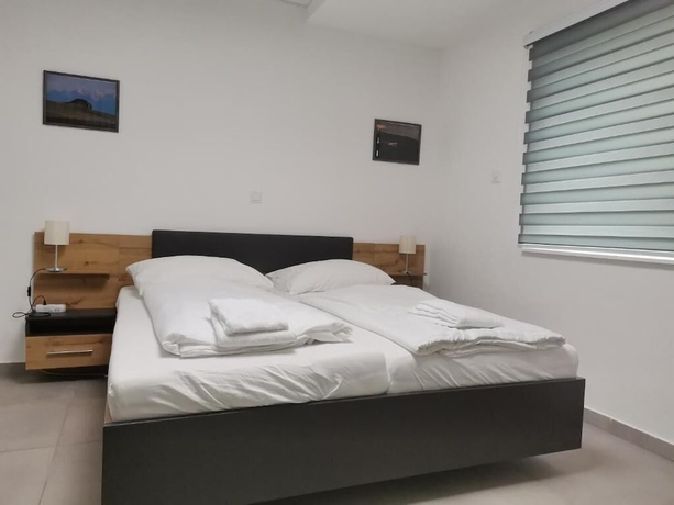 Imagen de la habitación del Hotel AIS Center. Foto 12