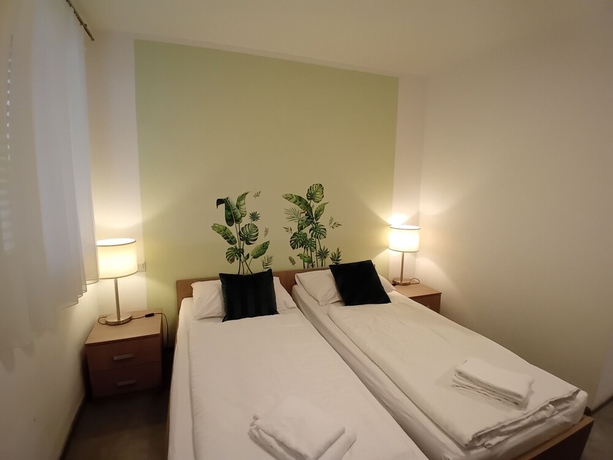 Imagen de la habitación del Hotel AIS Center. Foto 14