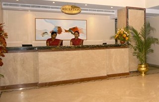 Imagen de los interiores del Hotel AJ International. Foto 6