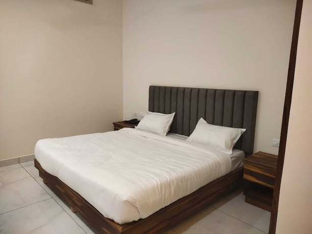 Imagen de la habitación del Hotel AJ\'s Arcade. Foto 5