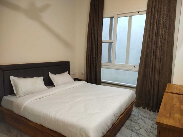Imagen de la habitación del Hotel AJ\'s Arcade. Foto 7