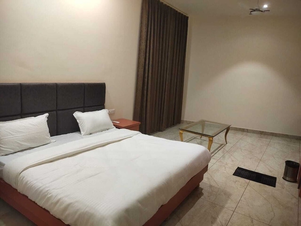 Imagen de la habitación del Hotel AJ\'s Arcade. Foto 9