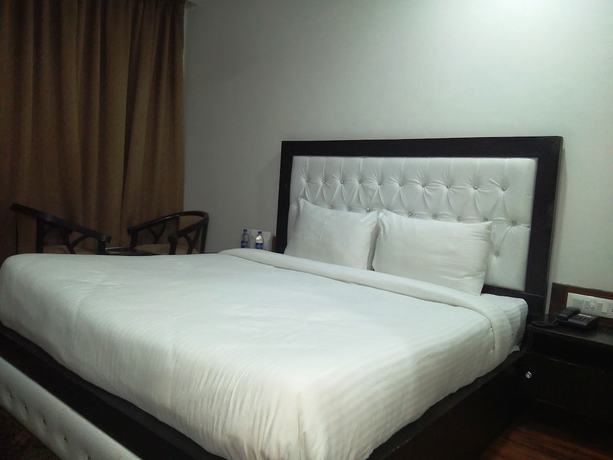 Imagen de la habitación del Hotel AK Continental. Foto 13