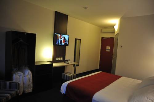 Imagen de la habitación del Hotel AKENA La Ferté Bernard. Foto 6