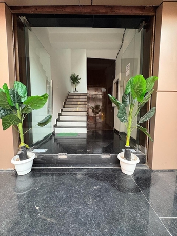 Imagen de los interiores del Hotel AKS Grand Hotel in Varanasi. Foto 13