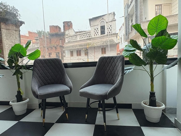 Imagen de los interiores del Hotel AKS Grand Hotel in Varanasi. Foto 15