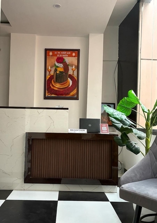 Imagen de los interiores del Hotel AKS Grand Hotel in Varanasi. Foto 16