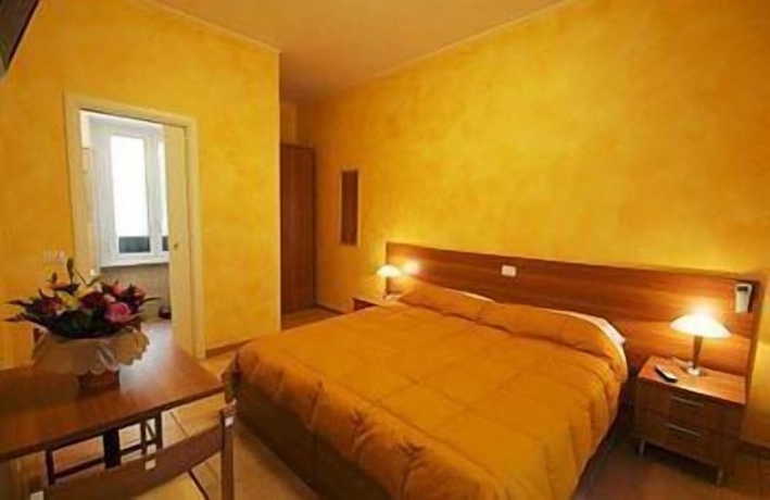 Imagen de la habitación del Hotel AL CENTRO STORICO DI ROMA. Foto 3