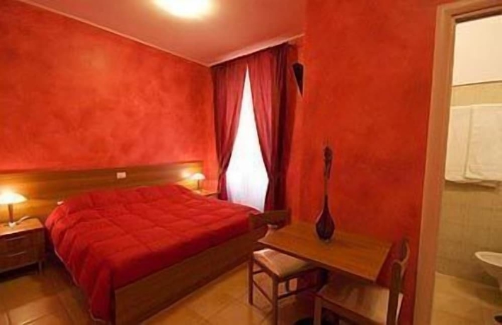 Imagen de la habitación del Hotel AL CENTRO STORICO DI ROMA. Foto 4