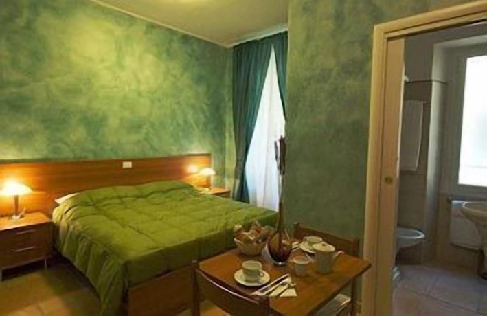 Imagen de la habitación del Hotel AL CENTRO STORICO DI ROMA. Foto 5