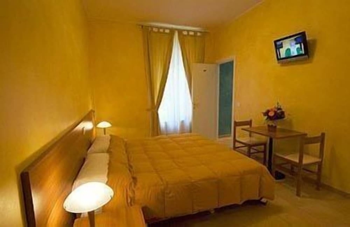 Imagen de la habitación del Hotel AL CENTRO STORICO DI ROMA. Foto 7