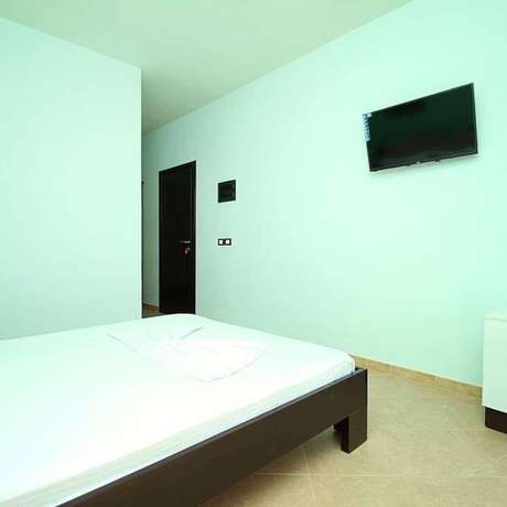 Imagen de la habitación del Hotel AL. Foto 8