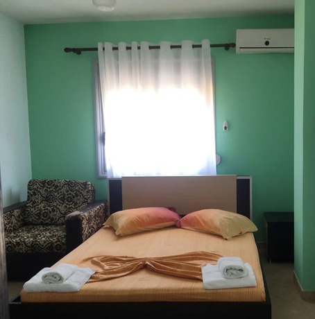 Imagen de la habitación del Hotel AL. Foto 9