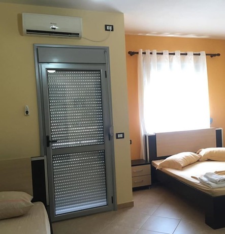 Imagen de la habitación del Hotel AL. Foto 12