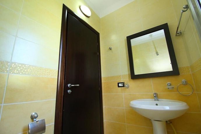 Imagen de la habitación del Hotel AL. Foto 13