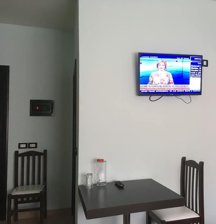 Imagen de la habitación del Hotel AL. Foto 14