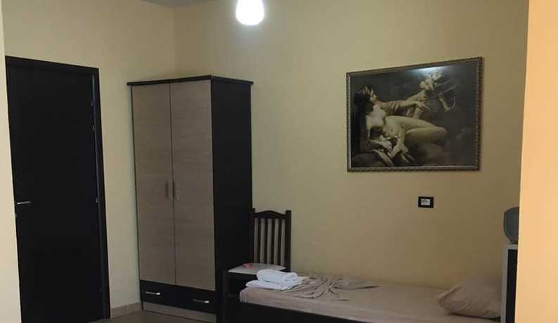 Imagen de la habitación del Hotel AL. Foto 15