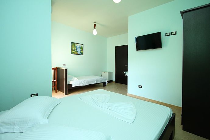 Imagen de la habitación del Hotel AL. Foto 16