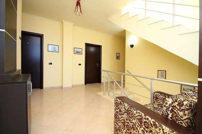 Imagen de los interiores del Hotel AL. Foto 20