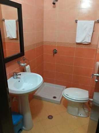 Imagen de la habitación del Hotel AL. Foto 17