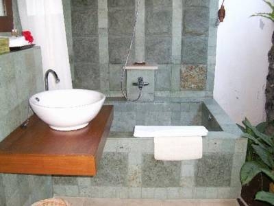 Imagen de los interiores del Hotel ALAM ASMARA DIVE RESORT. Foto 5