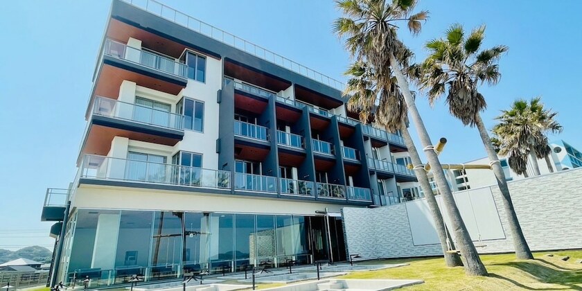 Imagen general del Hotel ALBAHOTELANDGLAMPING. Foto 2