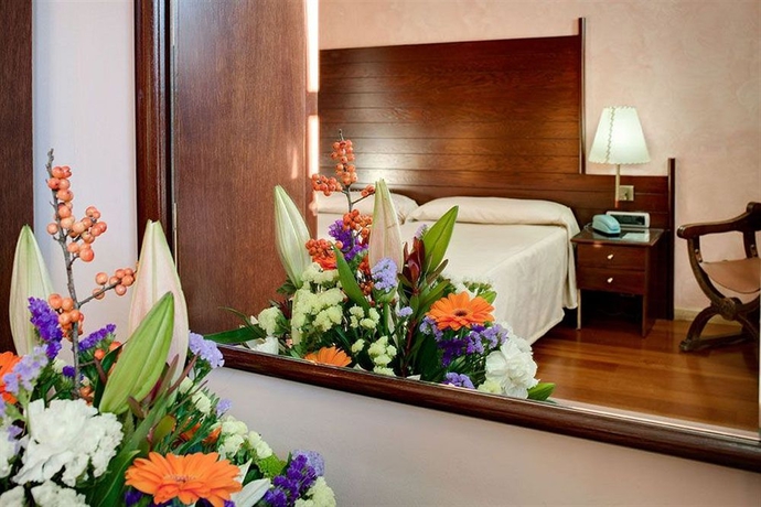 Imagen de la habitación del Hotel ALBARRACIN. Foto 7