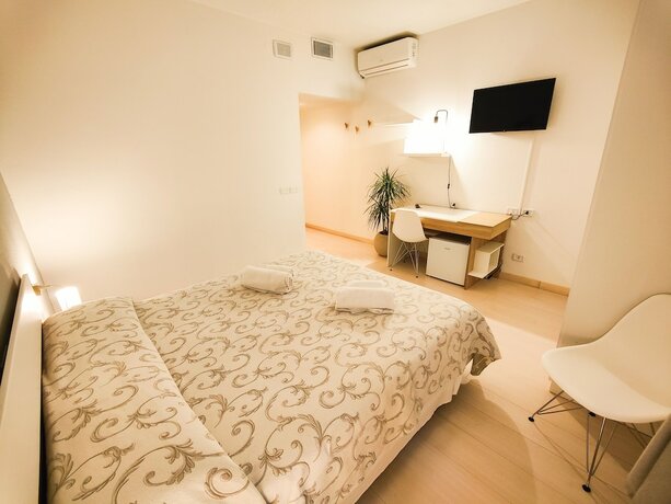 Imagen de la habitación del Hotel ALBERGO BandB TENESI. Foto 19