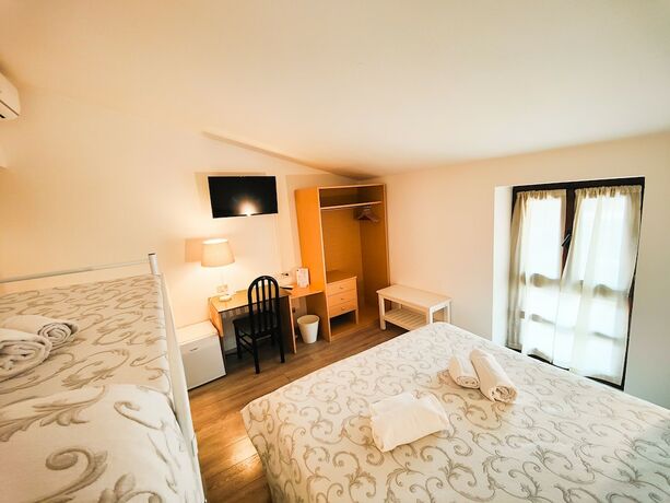 Imagen general del Hotel ALBERGO BandB TENESI. Foto 10