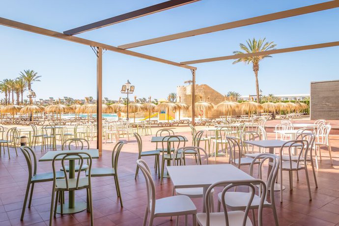 Imagen de los interiores del Hotel ALEGRIA Cabo de Gata Aquafun. Foto 9