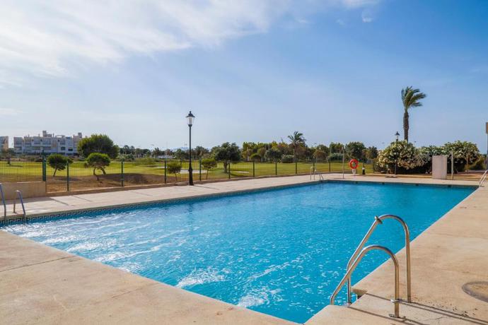 Imagen de la piscina del Hotel ALEGRIA Cabo de Gata. Foto 10