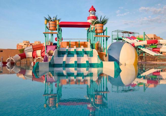 Imagen de la piscina del Hotel ALEGRIA Colonial Mar Aquafun. Foto 8