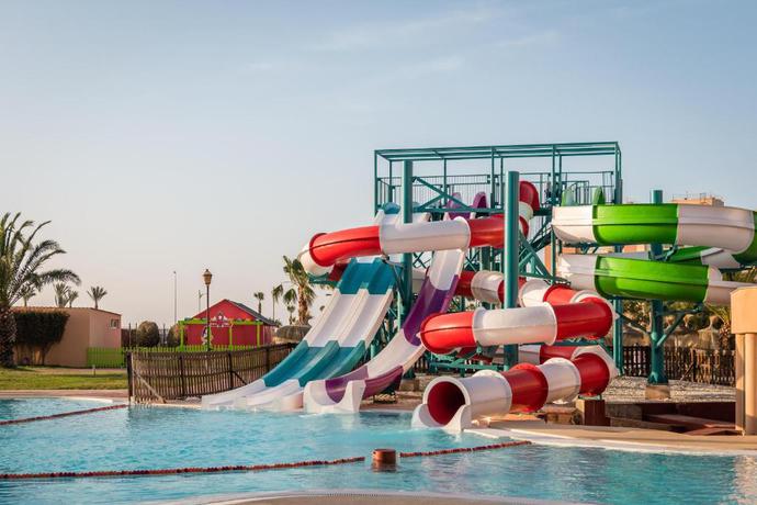 Imagen de la piscina del Hotel ALEGRIA Colonial Mar Aquafun. Foto 9