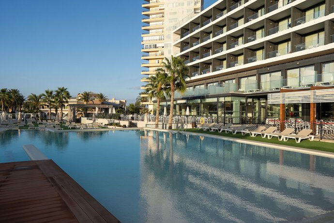 Imagen de la piscina del Hotel ALEGRIA Dos Playas. Foto 22