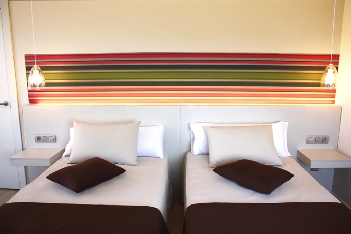 Imagen de la habitación del Hotel ALEGRIA Plaza Paris. Foto 2