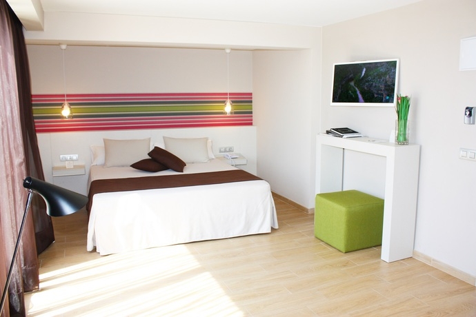Imagen de la habitación del Hotel ALEGRIA Plaza Paris. Foto 3