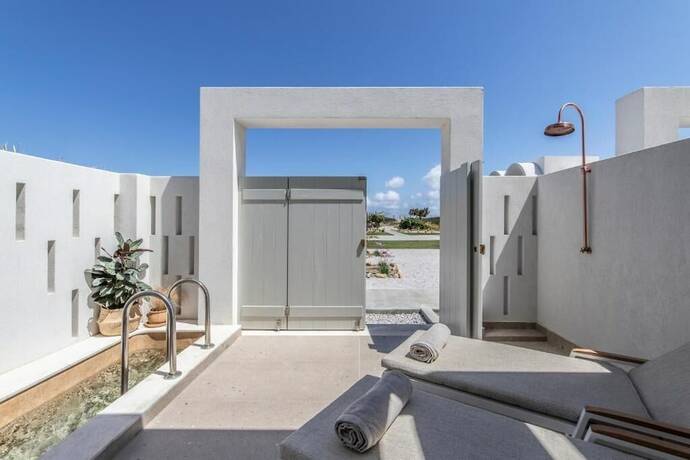 Imagen de la habitación del Hotel ALERO Seaside Skyros Resort. Foto 18