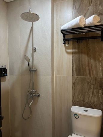 Imagen de la habitación del Hotel ALESHA HOTEL. Foto 11