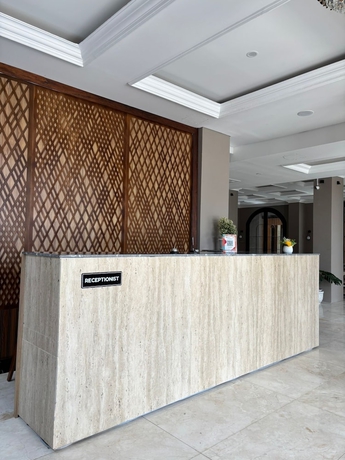 Imagen de los interiores del Hotel ALESHA HOTEL. Foto 14