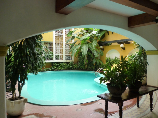 Imagen de la piscina del Hotel ALHAMBRA, Granada. Foto 7