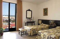 Imagen de la habitación del Hotel ALHAMBRA LLORET HOTEL. Foto 2