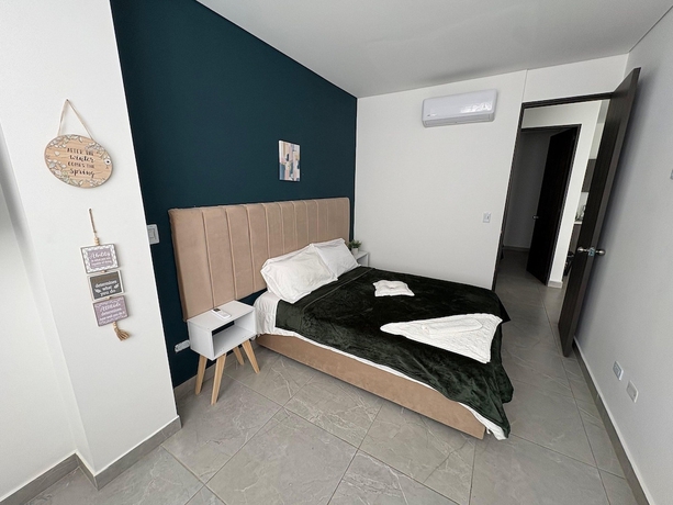 Imagen de la habitación del Hotel ALOJAMIENTOS LA MARTIN. Foto 2