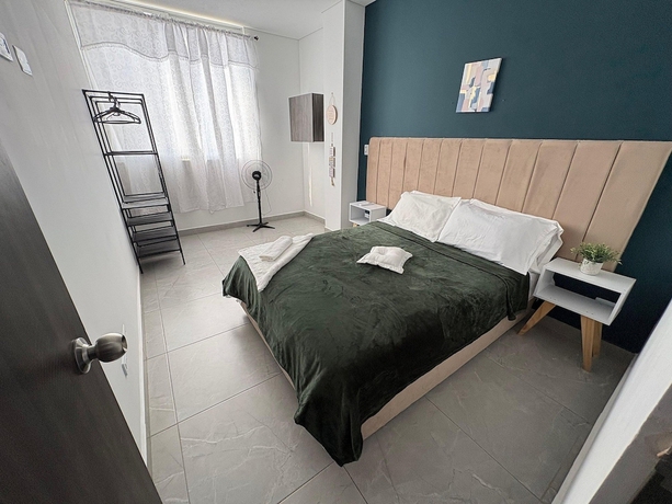Imagen de la habitación del Hotel ALOJAMIENTOS LA MARTIN. Foto 3