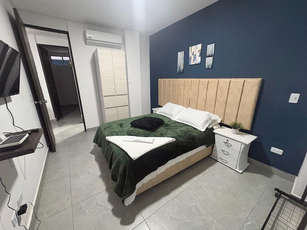 Imagen de la habitación del Hotel ALOJAMIENTOS LA MARTIN. Foto 13