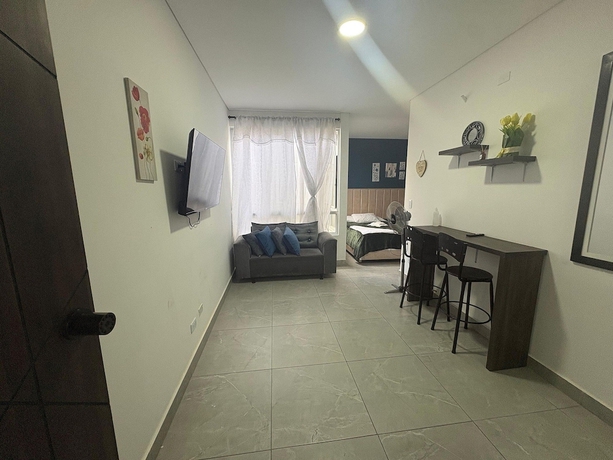 Imagen de la habitación del Hotel ALOJAMIENTOS LA MARTIN. Foto 16