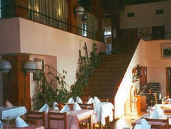 Imagen del bar/restaurante del Hotel ALTO SEGRE. Foto 2