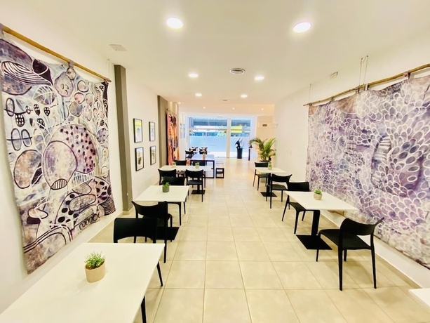 Imagen del bar/restaurante del Hotel ALWA Suites. Foto 3