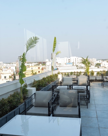 Imagen de los exteriores del Hotel AM PM. Foto 8